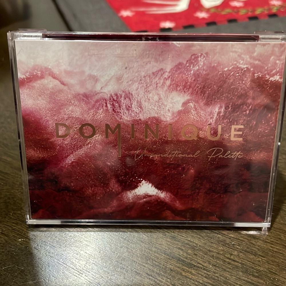 Dominique Unconditional palette